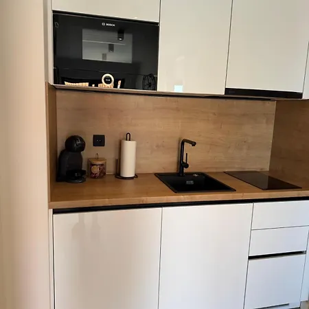 Ivan Apartman *